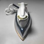 1000W Heavy Duty Deluxe Automatic Iron With Non-Stick Coating Sole Plate - Image 4