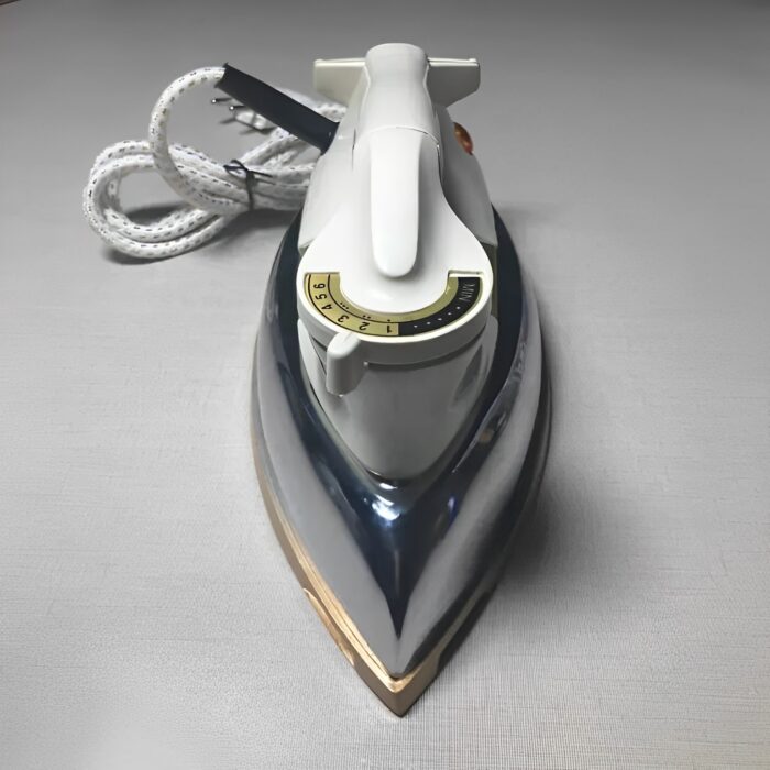 1000W Heavy Duty Deluxe Automatic Iron With Non-Stick Coating Sole Plate - Image 4