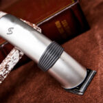 Rechargeable Hair Trimmer Clipper With Charging Stand 8 Hours Charge Time - Image 7