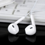 A1748 Apple EarPods Lightning Connectivity, Superior Audio – In-Ear Canal Headset - Image 10