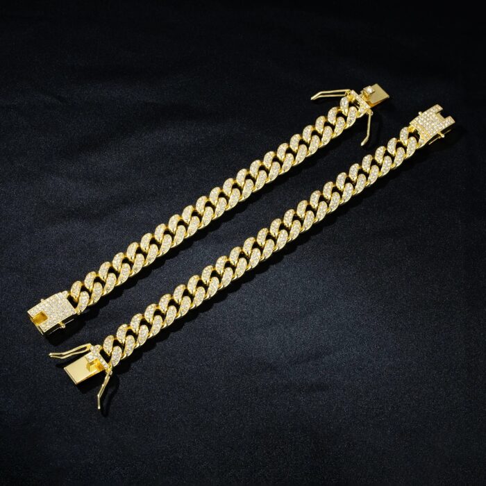 Sophisticated Men’s Luxury Highly Polished Silver-Plated Bold Cuban Link Chain Bracelet - Image 5