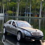 1:24 Maybach 62S Classic Alloy Die-Cast Model Car With Sound And Light - Image 9