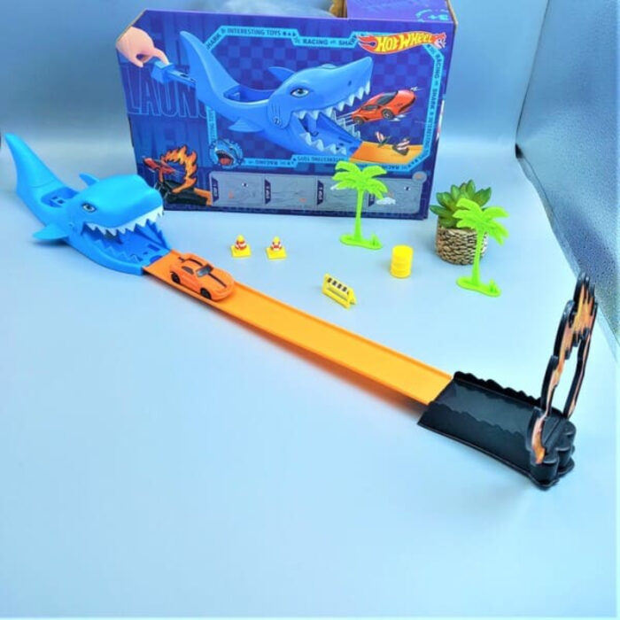 Hot Wheels Great Shark Car Flying Escape Track Toy Set - Image 2