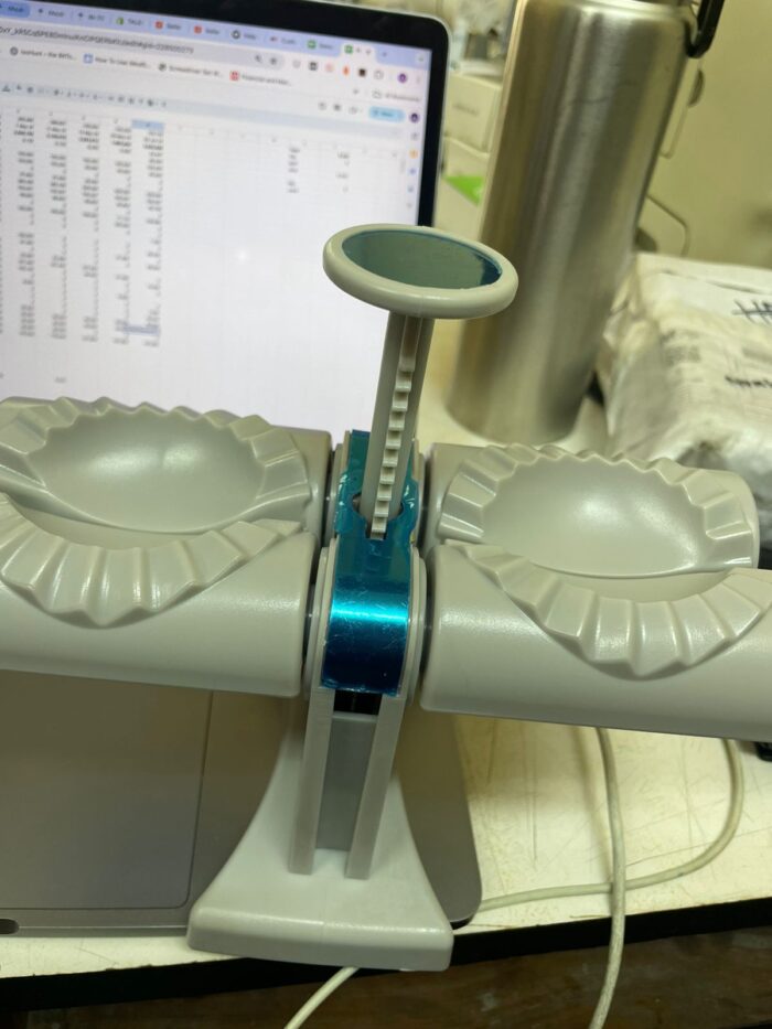 Double head design automatic dumpling machine mold,  dumplings quickly and easily (random color) - Image 2