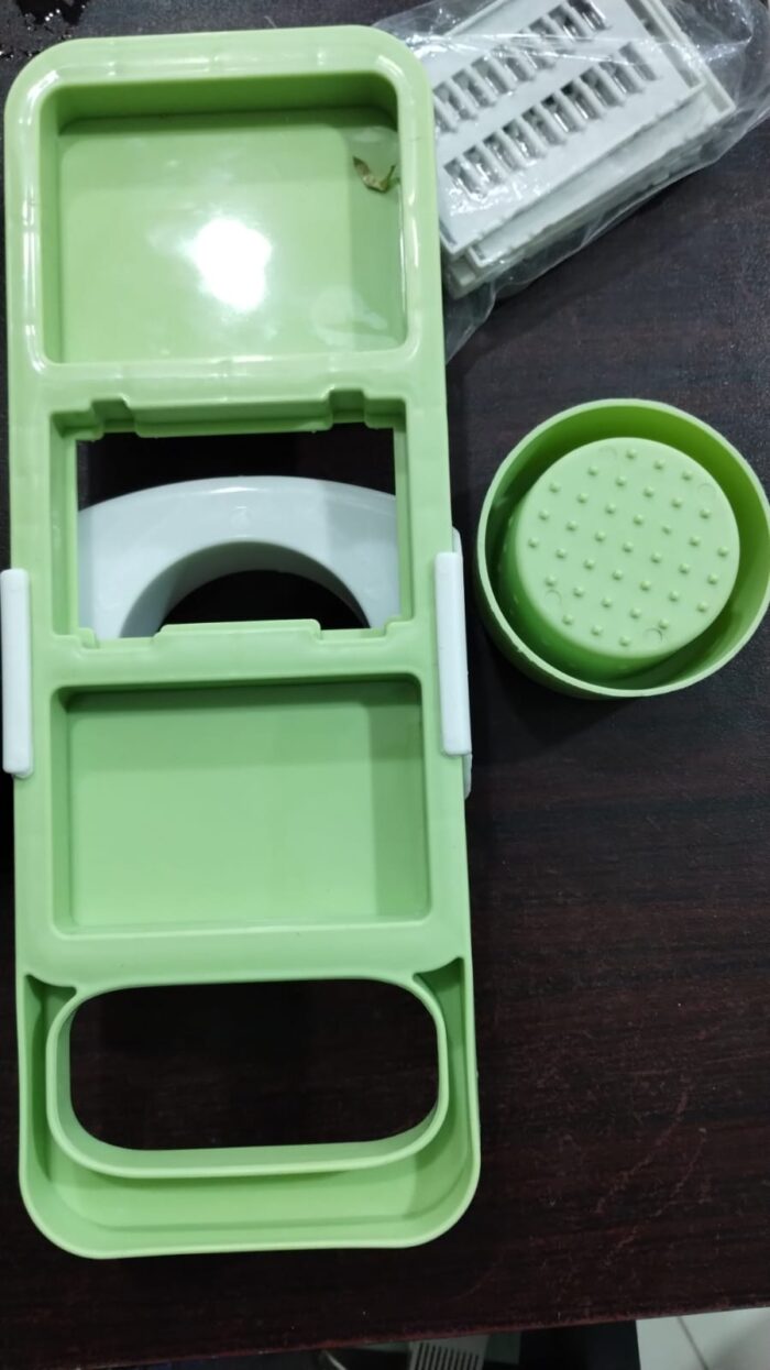 Multi functional Safe Manual Vegetable Slicer Cutter Potato Shredders Garlic Carrot Grater Chopper (Random colors) - Image 2