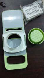 Multi functional Safe Manual Vegetable Slicer Cutter Potato Shredders Garlic Carrot Grater Chopper (Random colors) - Image 3