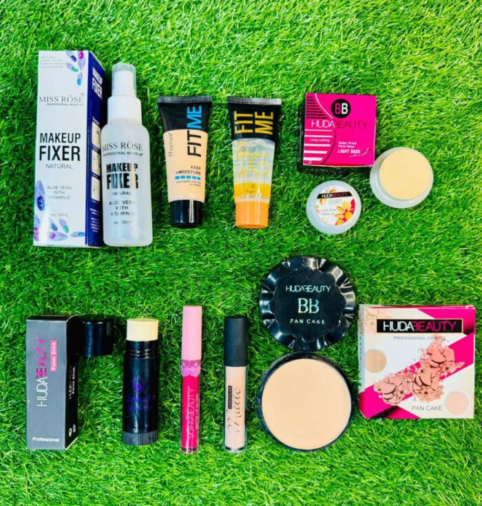 7 in 1 MINI MAKEUP DEAL - Image 1
