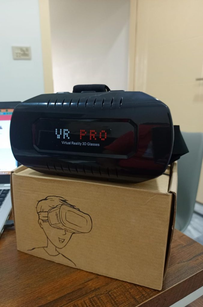 WhatsApp-Image-2024-11-02-at-2.45.52-PM-676x1024-1.jpeg VR PRO Virtual Reality 3D Glasses without joystick - Image 1
