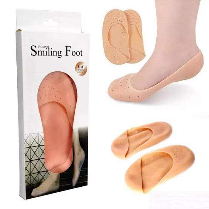 WhatsApp-Image-2024-11-06-at-10.50.11-AM.jpeg Smiling Foot Anti Crack Full Length Silicone Protector Moisturizing Socks - Image 1