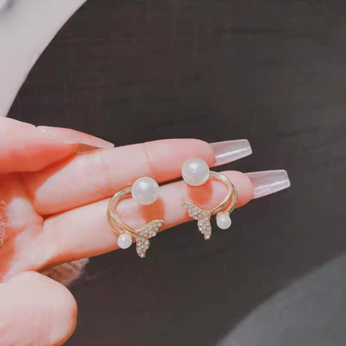 Korean Golden Fishtail Fashion Stud Earrings For Women Jewelry Trendy Simulated Pearl Butterfly Earrings Piercing - Image 4