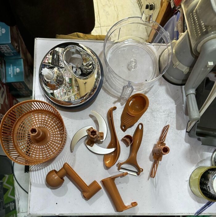 Manual Hand Multifunction Speedy Vegetable Quick chopper | Quick Chopper Vegetable - Onion Chopper | Kachomer Salad Machine ( random color ) - Image 2